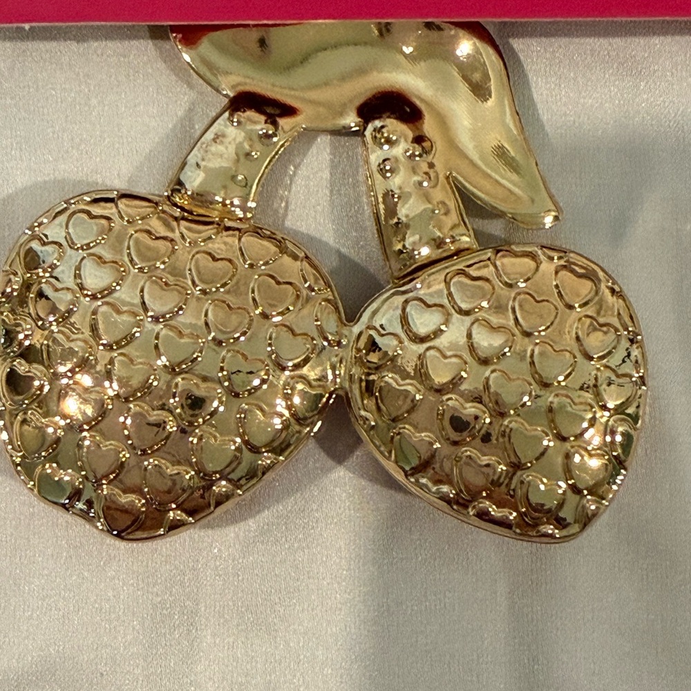 Juicy Couture Red Crystal Cherry and Apple Keychain with Green Leaf NWT - Picture 3 of 3